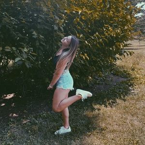 Meet your Posher, Abbey